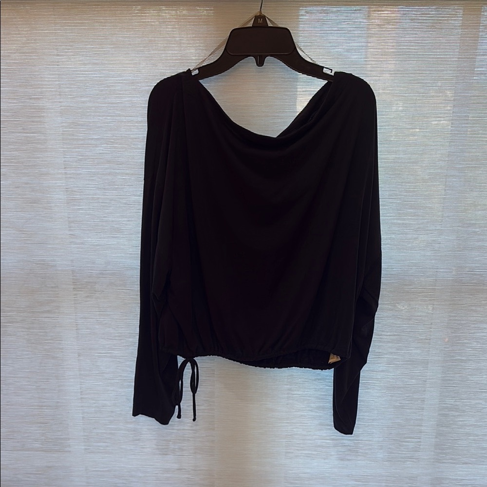 Athlete size M drawstring top perfect condition!